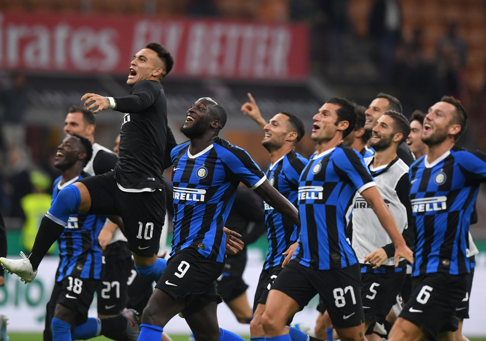 足球西甲豪门签下才华中场，合约长达七年